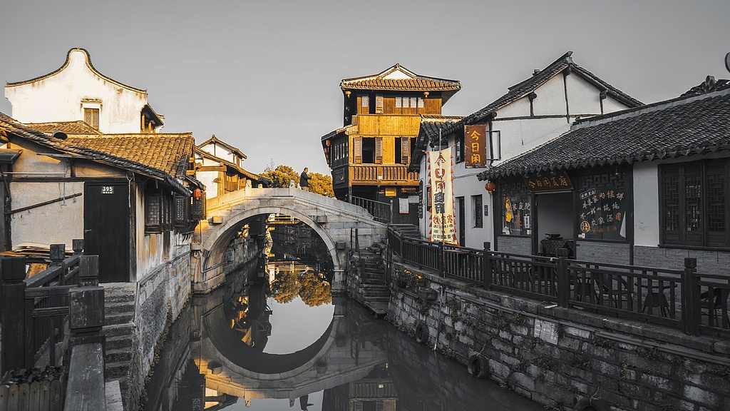 新场古镇文旅升级：盐文化体验馆与文旅综合体打造新地标-峰峦文旅景区有限公司