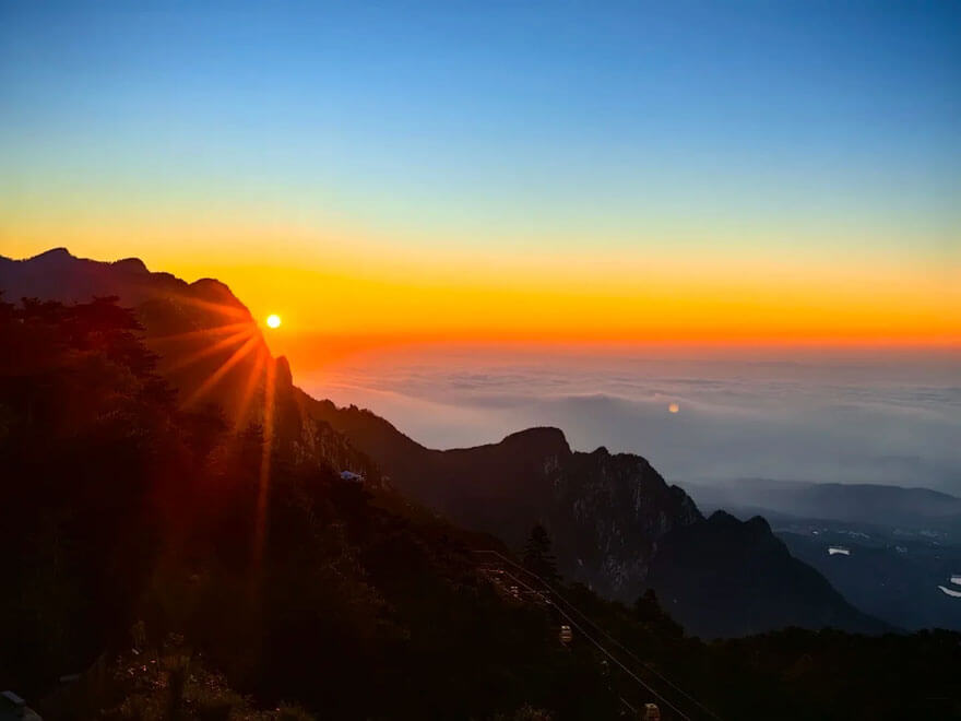 赣鄱金秋：11月江西最佳旅游地与美食全攻略-峰峦文旅景区有限公司