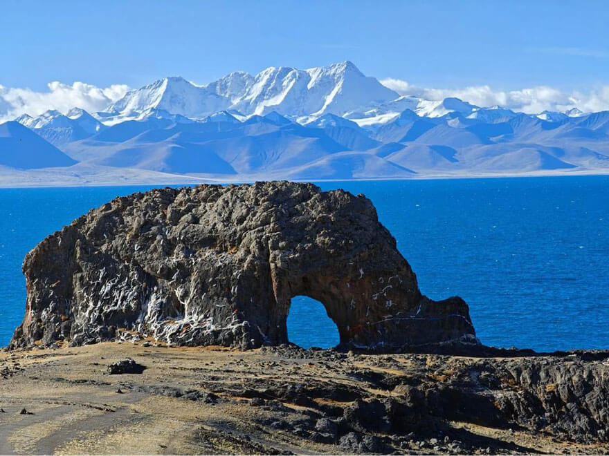 新疆旅行必打卡12个景点推荐，每一帧都是大片级别美景-峰峦文旅景区有限公司