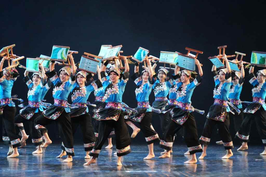 舞蹈荷花奖精品巡演长沙站启幕 多元作品展现中华舞蹈文化底蕴-