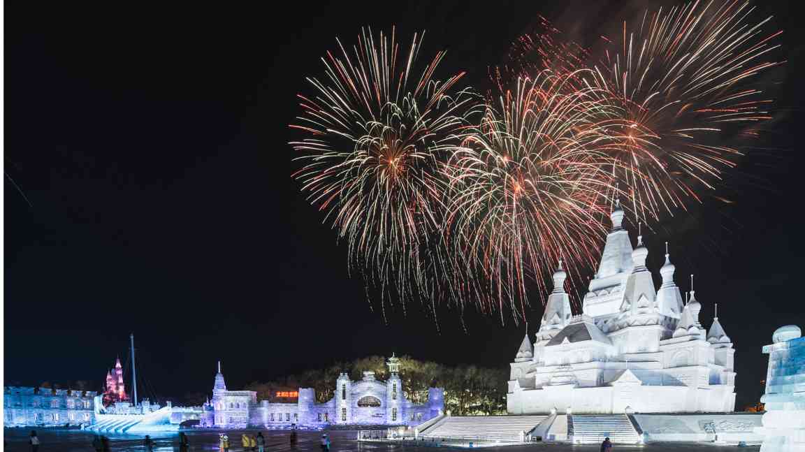 春节旅游市场火爆：境内游主导出境游升温，家庭出游占比近八成-峰峦文旅景区有限公司