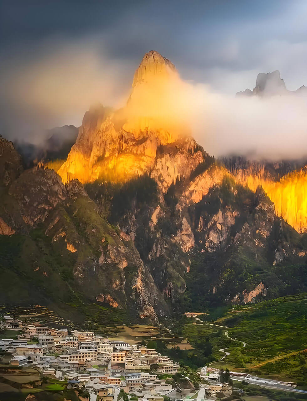 甘肃扎尕那石城云雾摄影攻略，藏族村落绝美机位全揭秘-峰峦文旅景区有限公司