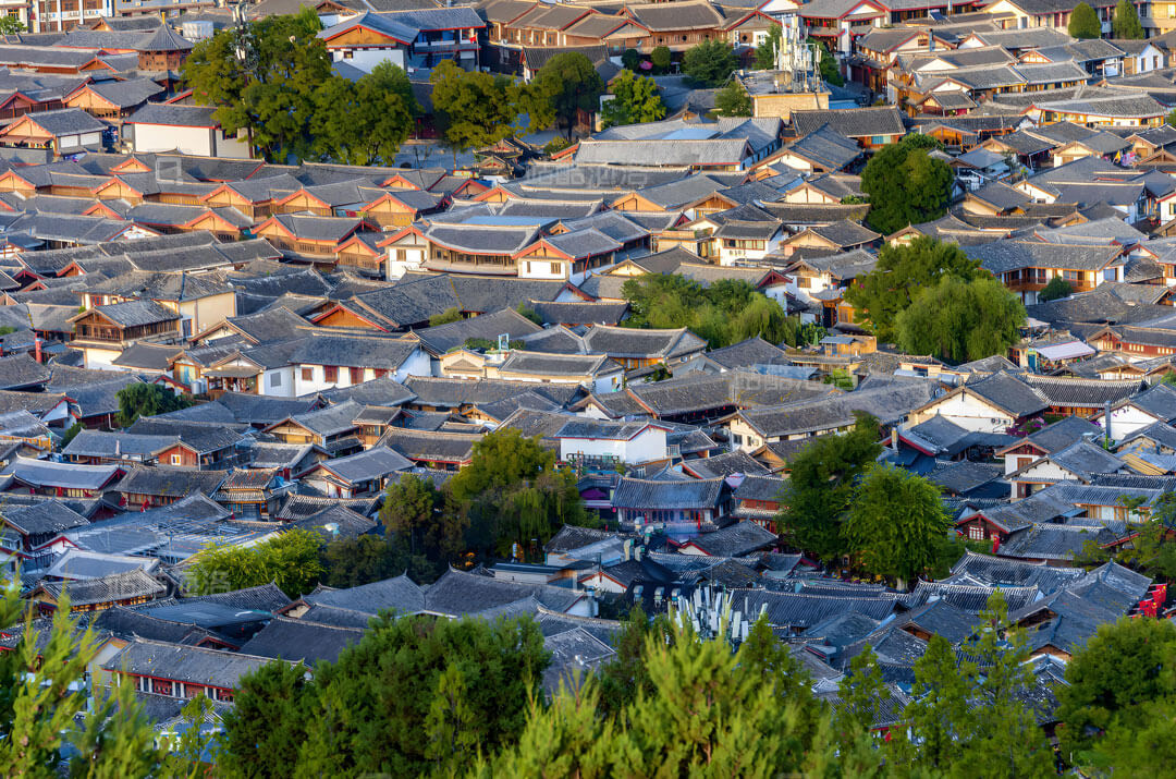 探秘丽江千年纳西风情：茶马古道到雪山秘境完整攻略-峰峦文旅景区有限公司