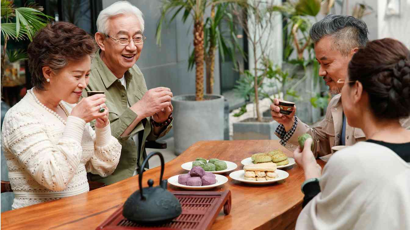 旅居养老新模式：慢旅行+高品质服务让老年人安心享受晚年-峰峦文旅景区有限公司