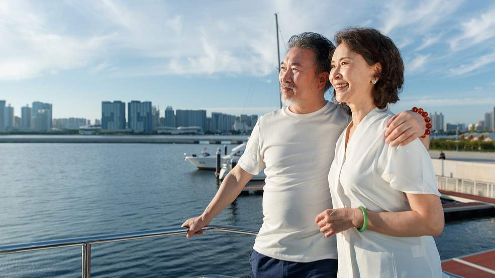 年轻人跟老年团出游成新趋势 错峰出行享受高性价比旅程-峰峦文旅景区有限公司