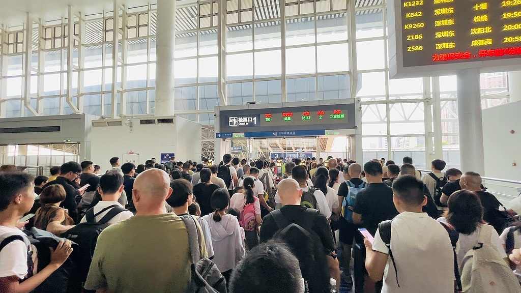 铁路暑运科技升级 AI智能系统助力旅客清凉出行-峰峦文旅景区有限公司