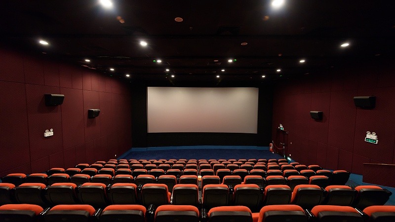 2025年暑期档票房破45亿《侏罗纪世界：重生》领跑榜单-峰峦文旅景区有限公司