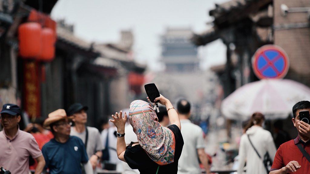 暑期文旅市场迎来体验升级 文化科技融合催生新业态-峰峦文旅景区有限公司
