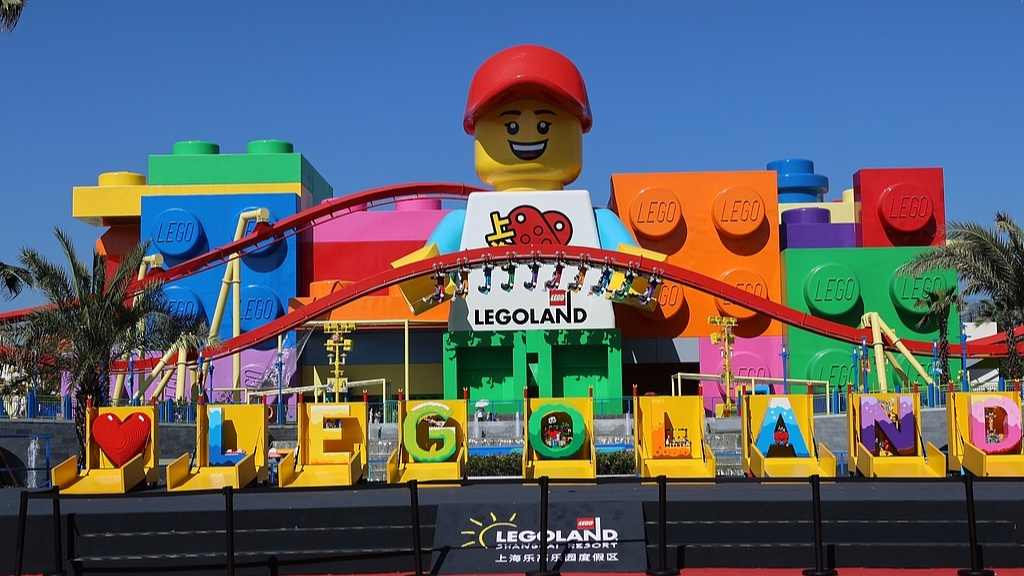 主题乐园热度攀升 暑期订单增长七成带动快乐经济升温-峰峦文旅景区有限公司