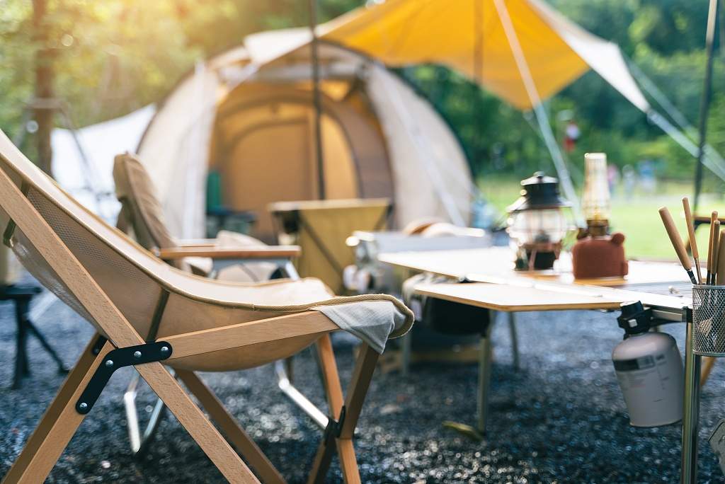 户外运动消费热潮兴起 年轻群体引领生活方式变革-峰峦文旅景区有限公司