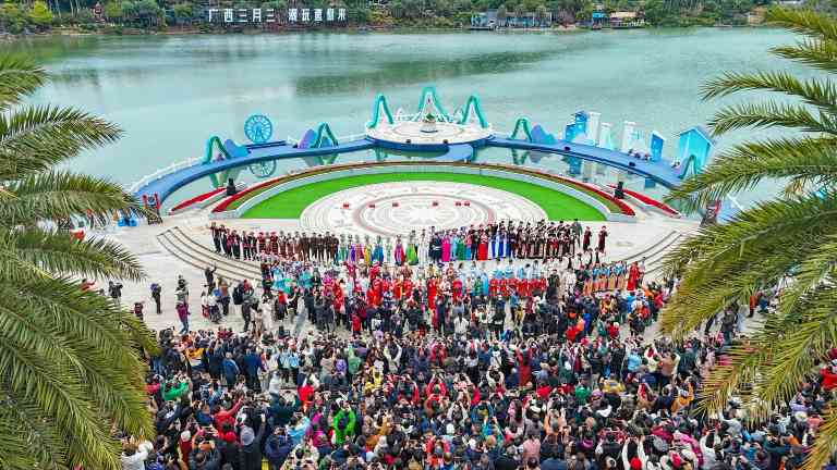 广西三月三嘉年华开幕 2025四季村歌活动正式启动-峰峦文旅景区有限公司