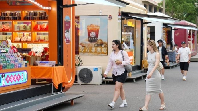 外国游客抢购中国商品成热潮 中国购崛起为经济新名片-峰峦文旅景区有限公司