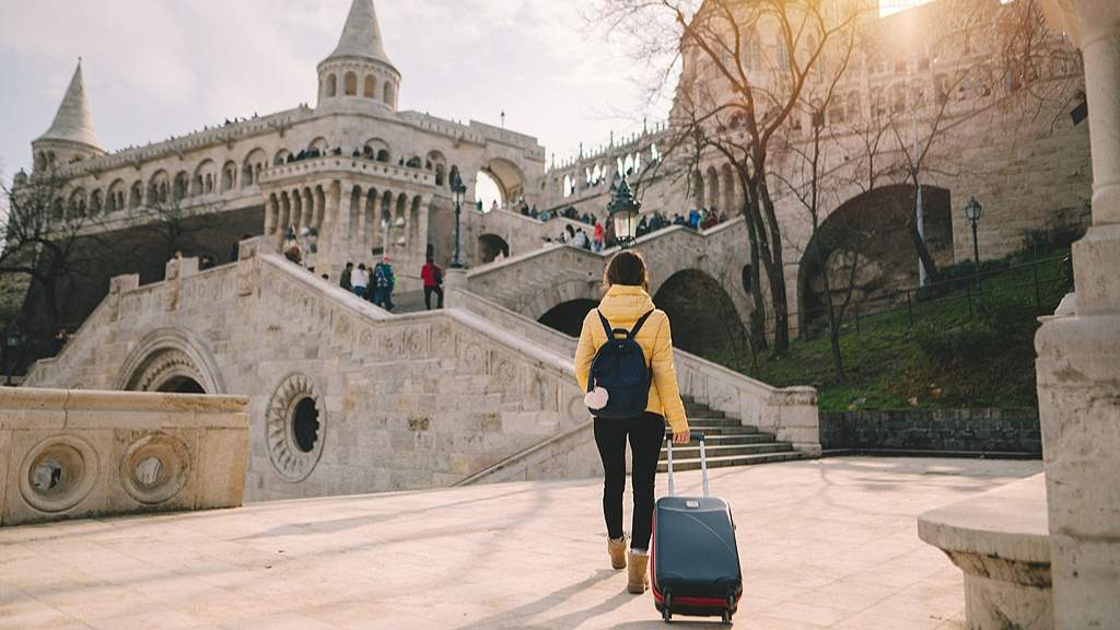 中欧旅游双向奔赴热潮：免签政策助力文旅交流新突破-峰峦文旅景区有限公司