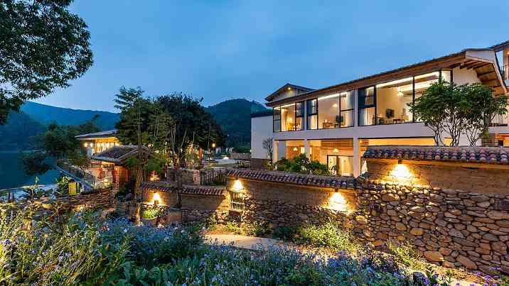 浙江乡村民宿经济观察：从单一住宿到多元业态融合-峰峦文旅景区有限公司