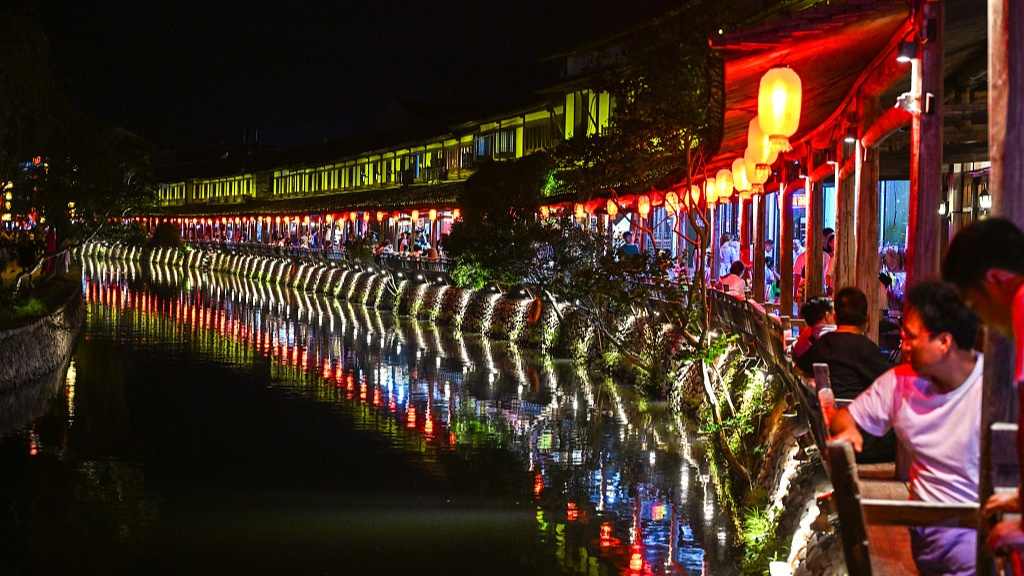 新中式游热度飙升 小城亲子美食订单暴涨-峰峦文旅景区有限公司