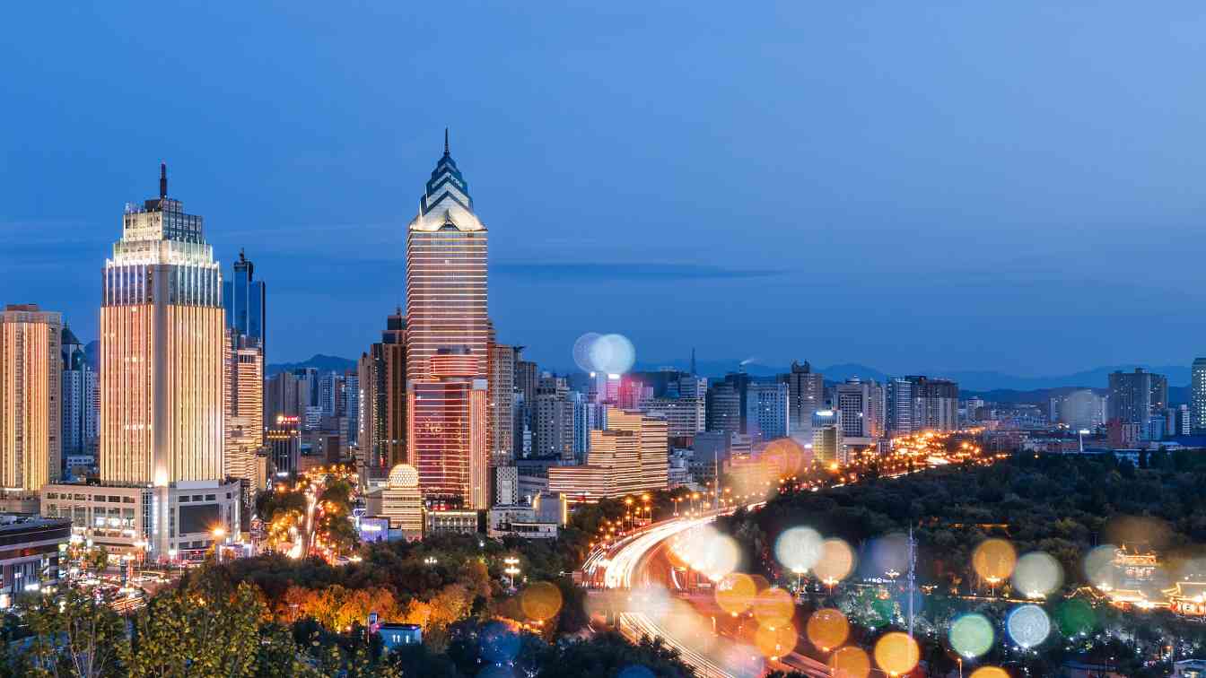 沉浸式文旅引爆新疆文化传承与民族团结新热潮-峰峦文旅景区有限公司